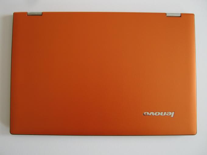 Kompaktklasse: Das Lenovo IdeaPad Yoga 2 Pro misst 330 mm x 220 mm x 15,5 Millimeter.