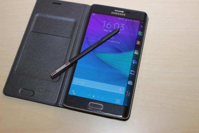Das Samsung Galaxy Note Edge ist ein einzigartiges Smartphone