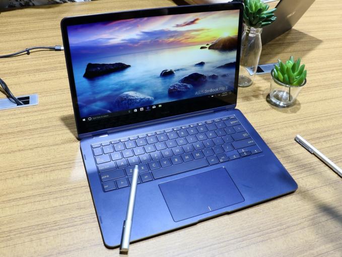 Das Asus ZenBook Flip S können Sie mit dem Asus Pen zusammen nutzen