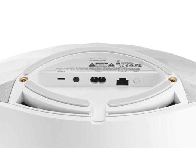 Bei aller Ausgefeilheit der Funktechnologie, hat Bowers & Wilkins auch weiterhin ein Herz für Kabelfreunde und liefert die Wedge mit LAN-Port aus.