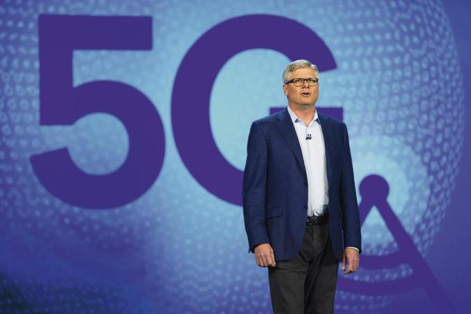 Erste Mobilfunkanbieter verkaufen bereits 5G-Tarife, obwohl es kaum Standorte gibt.