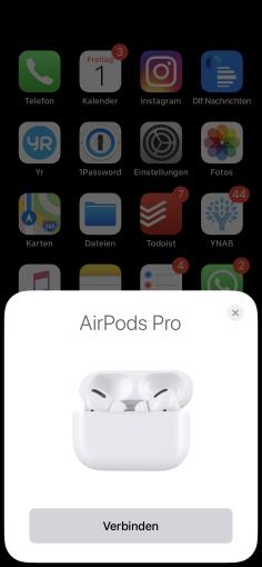 Während man bei anderen Bluetooth-Geräten immer noch eine Art Regentanz aufführen muss, damit sie sich mit dem iPhone verbinden lassen, koppeln sich die AirPods Pro praktisch magisch.