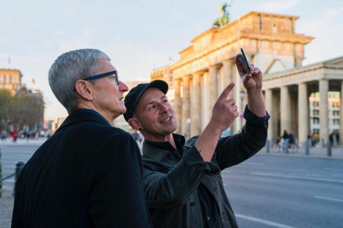 Sogar der Apple-Chef Tim Cook höchstpersönlich hat sich MauAR vom Entwickler Peter Kolski in Berlin zeigen lassen.