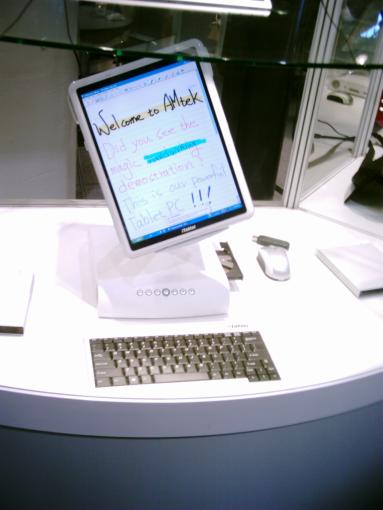 2004 wurde in Hannover auf der CeBIT das iTablet präsentiert