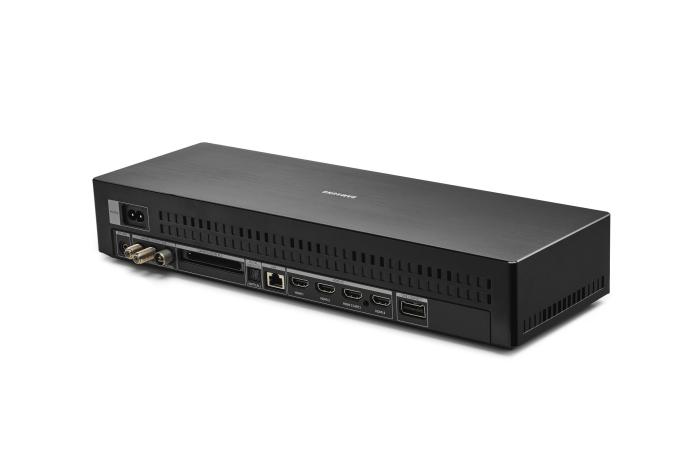 Die „Connect Box“ integriert vier HDMI- und drei USB-Ports, drei Antenneneingänge, einen LAN-Anschluss sowie einen S/PDIF-Ausgang.