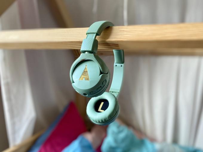 Völlig losgelöst im Kinderzimmer: kabellose Kinderkopfhörer von POGS