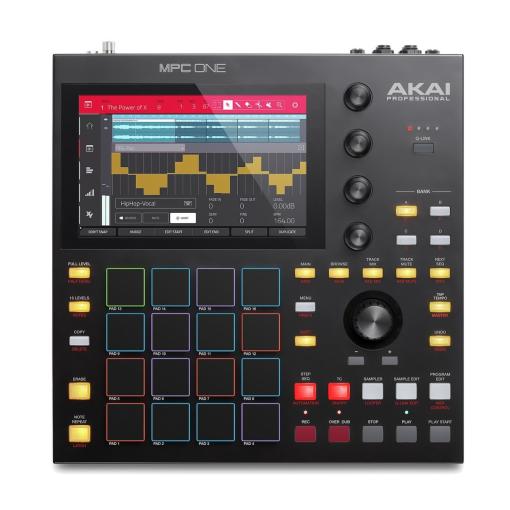 Die MPC One ist die erste MPC Seite etlichen Jahren, die sich wieder am klassischen Look orientiert und dafür im Internet schon viel Lob kassiert. Für die inneren Werte auch?