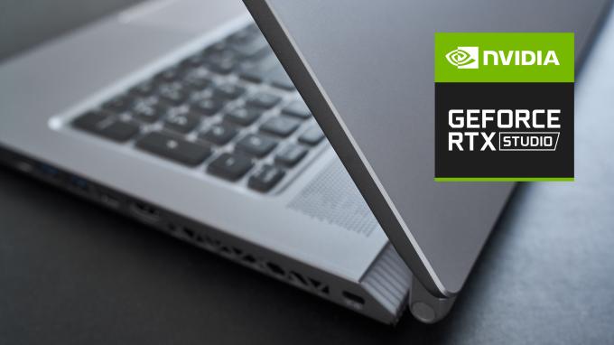 Im ultra-schlanken und leichten Aluminium-Gehäuse kommen aktuellste NVIDIA Grafiklösungen zum Einsatz.