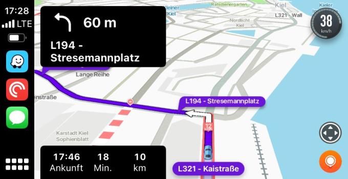 Ein bisschen verspielt, dafür aber vor allem bei Warnhinweisen immer top-aktuell ist Waze, das zu Google gehört.