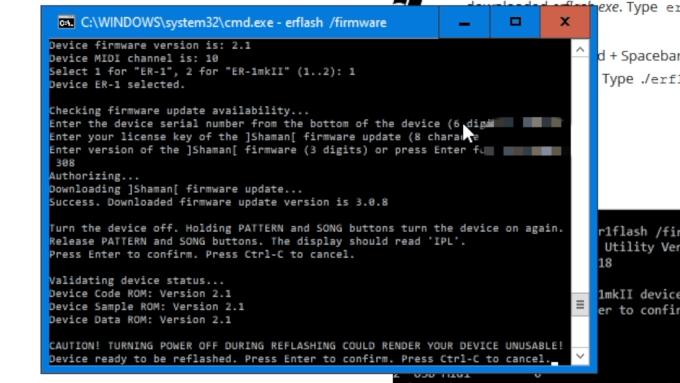 Wirkt etwas antiquiert, funktioniert aber (meistens) gut: die Software zum Flashen der Firmware läuft in der Windows Eingabeaufforderung