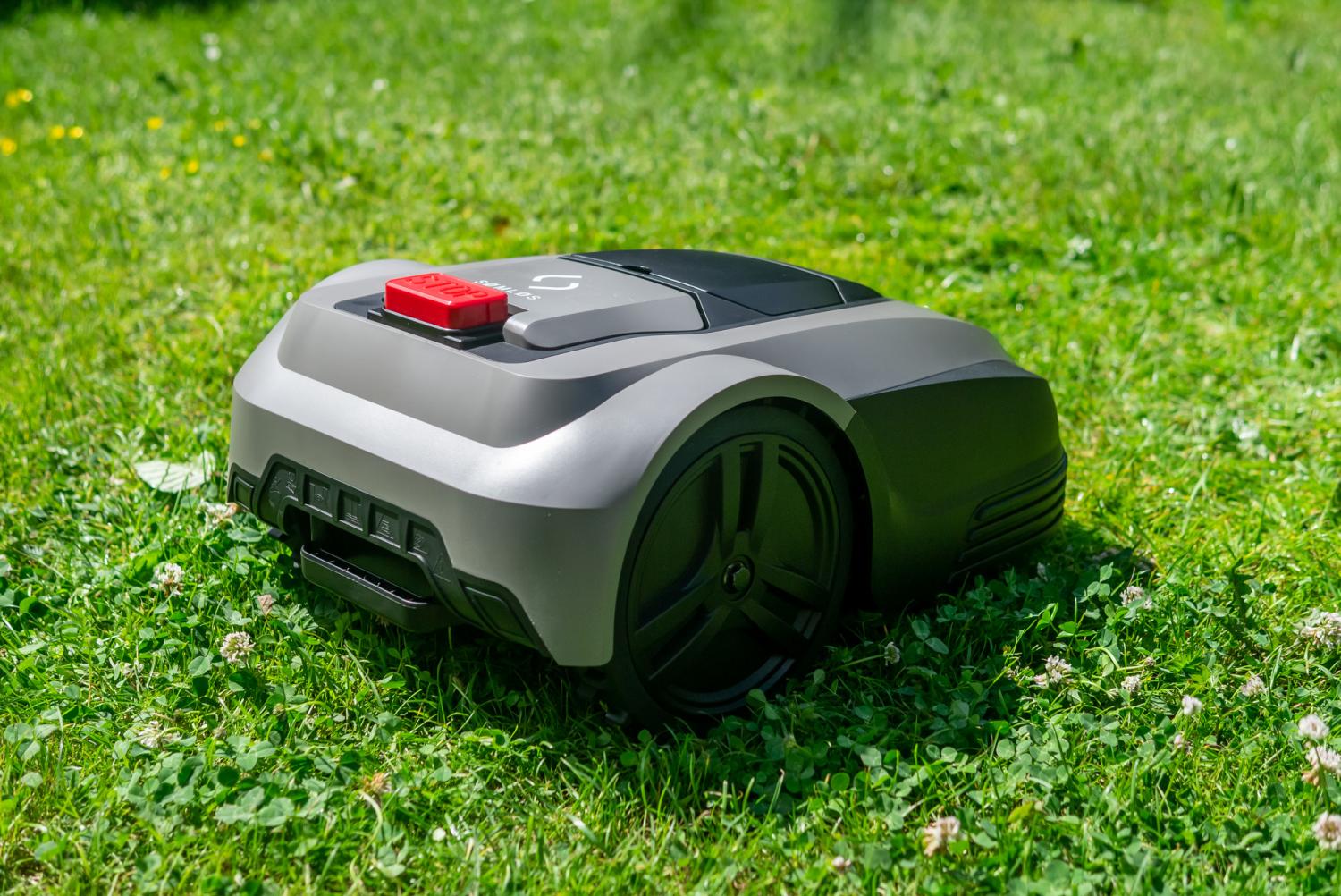 PremiumMähroboter für große Rasenflächen im Test