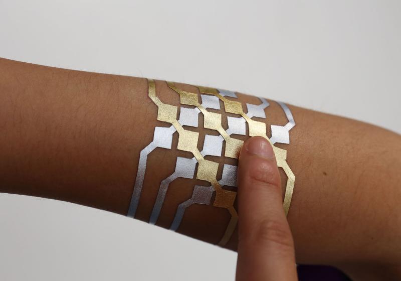 Smart Tattoos sind günstig, nützlich und offenbar auch modisch duoskin.media.mit.edu