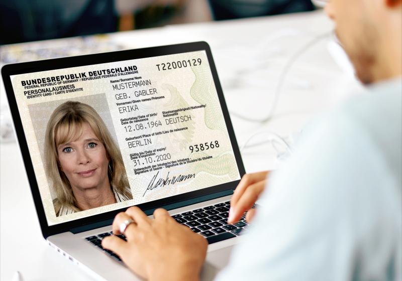 Bundesinnenministerium / Brad Neathery via MockDrop