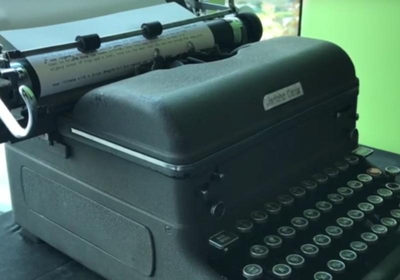 Die Schreibmaschine braucht nur ein wenig Input SlashGear via YouTube