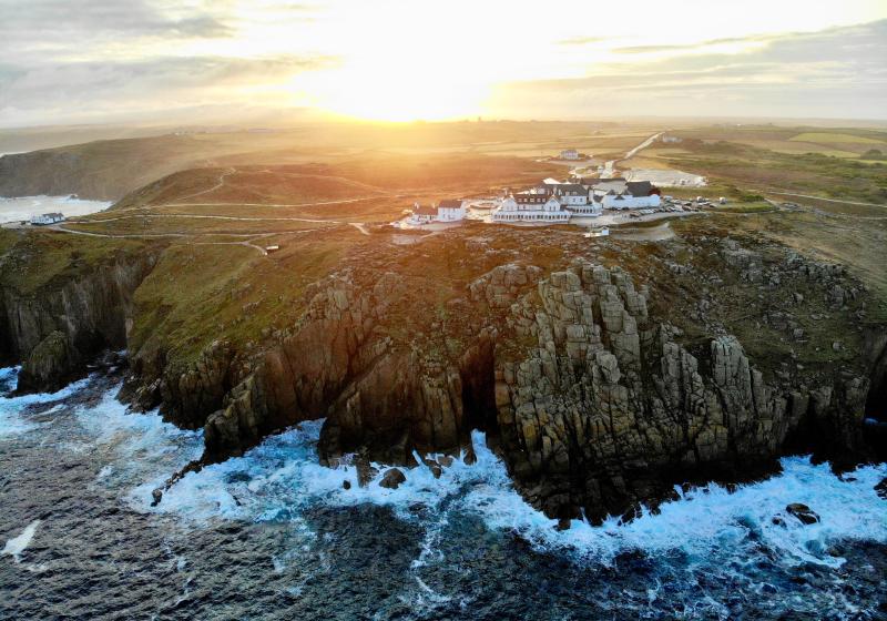 Benjamin Elliott, Unsplash