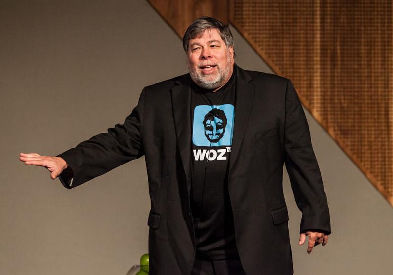 Wozniak hält die Entwicklung eines Elektroautos von Apple, das sich selbst steuern kann, für eine sehr gute Idee Wikipedia