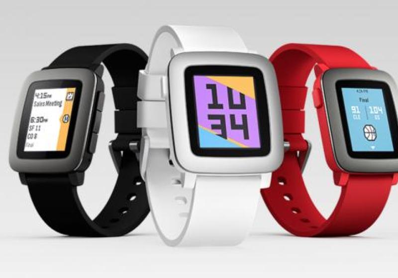 Die Pebble Time kommt in verschiedenen Farben - Kostenpunkt: Knapp 250 Euro Pebble