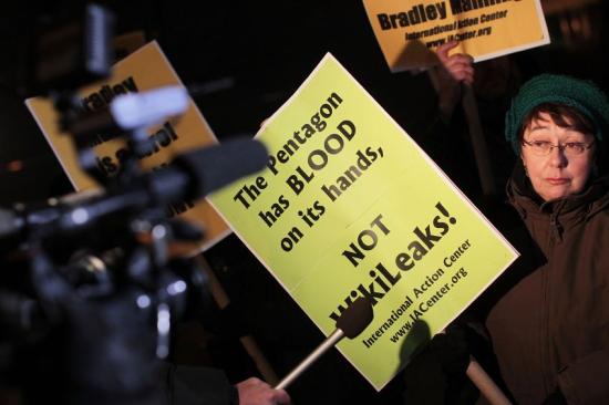 Bereits 2010 setzten sich Protestanten in New York City für WikiLeaks und den Informanten Bradley Manning Helden ein.  iStockphoto