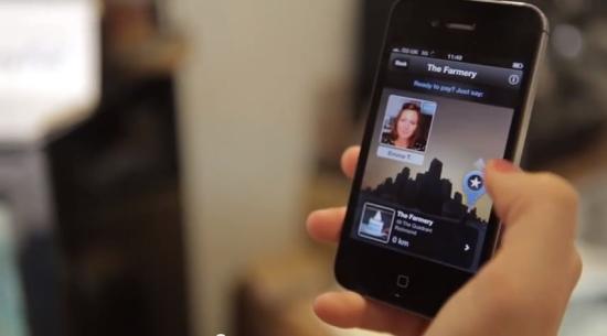 Für die Bezahlung per Gesicht muss man sich bei dem entsprechenden Geschäft über die PayPal-App anmelden. PayPal