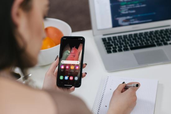 Ein iPhone, auf dem Android läuft? Mockdrop/iTest